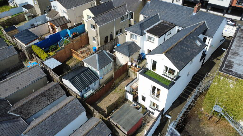 Photo 2 of 2a Maureen Avenue, City Centre, L'Derry