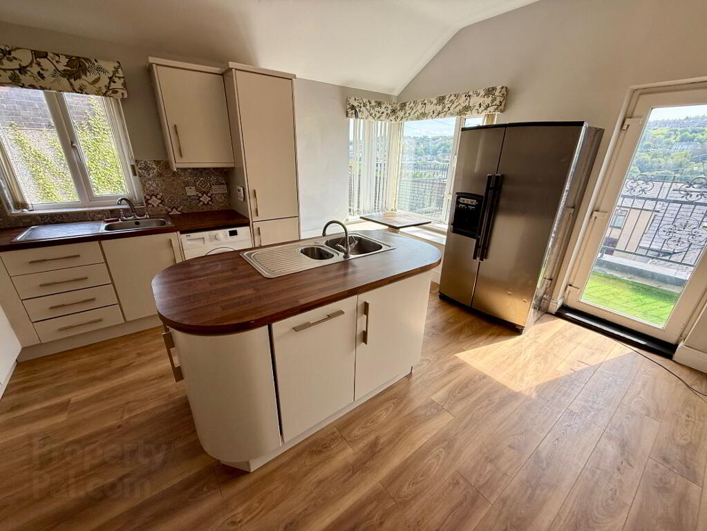 Photo 7 of 2a Maureen Avenue, City Centre, L'Derry