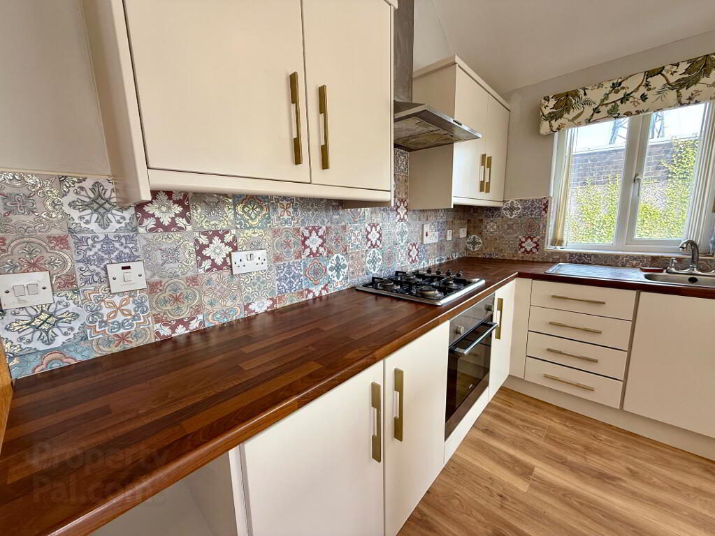 Photo 8 of 2a Maureen Avenue, City Centre, L'Derry