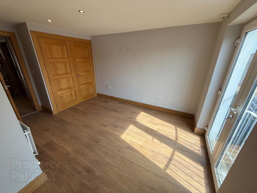 Photo 10 of 2a Maureen Avenue, City Centre, L'Derry