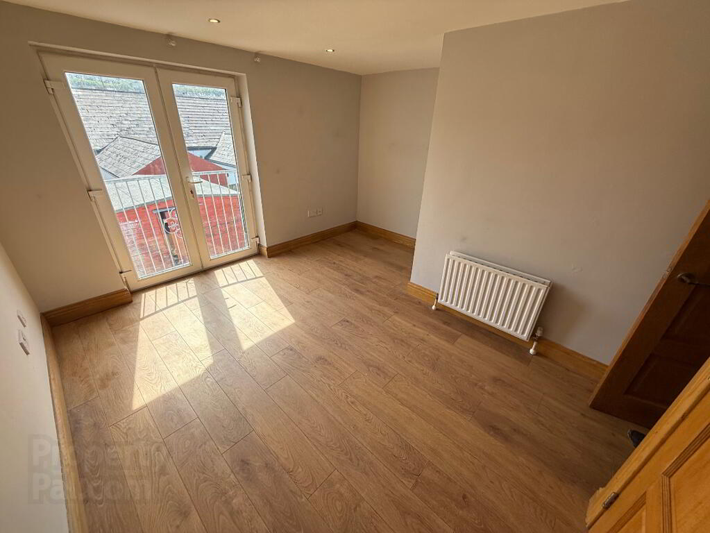 Photo 11 of 2a Maureen Avenue, City Centre, L'Derry