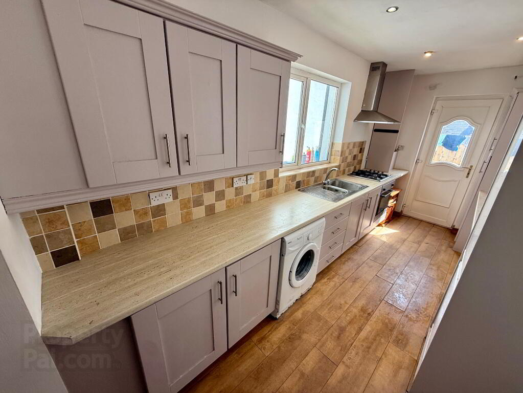 Photo 4 of 2 Maureen Avenue, City Centre, L'Derry