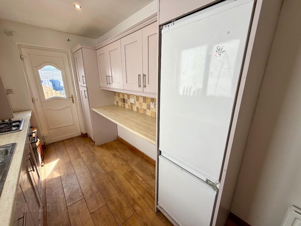 Photo 5 of 2 Maureen Avenue, City Centre, L'Derry