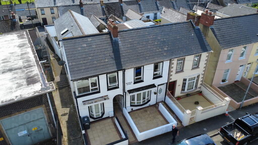 Photo 9 of 2 Maureen Avenue, City Centre, L'Derry