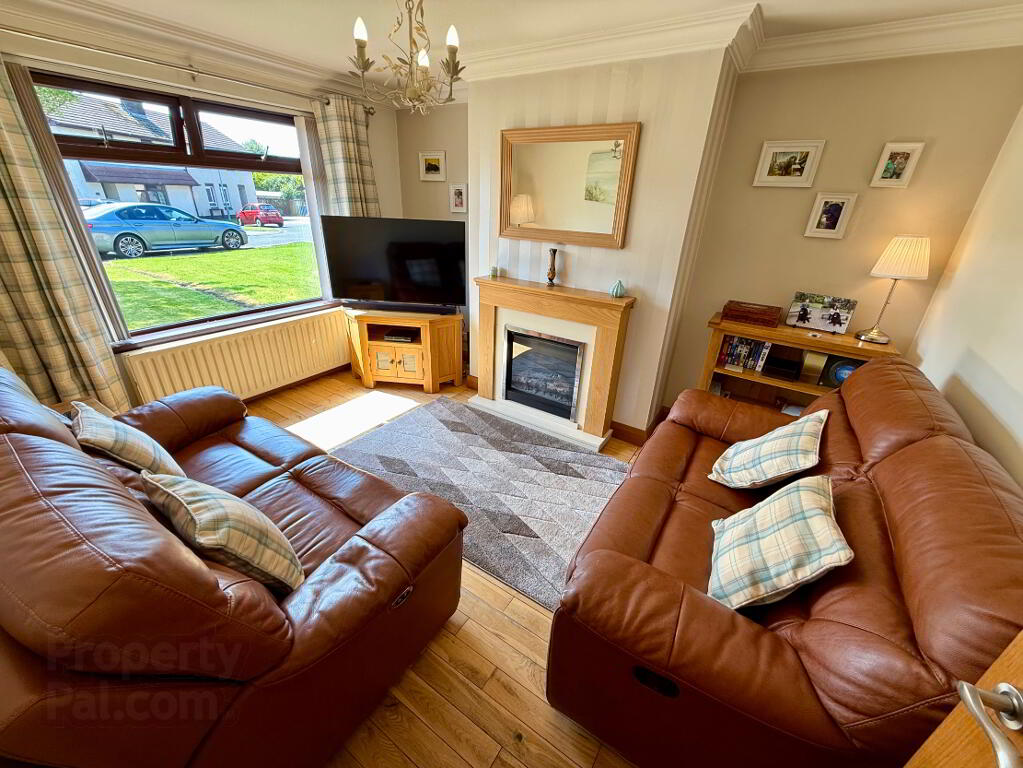 Photo 2 of 16 Elder Crescent, Waterside, L'Derry