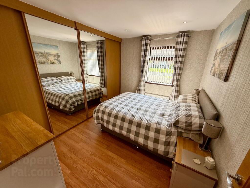 Photo 8 of 16 Elder Crescent, Waterside, L'Derry