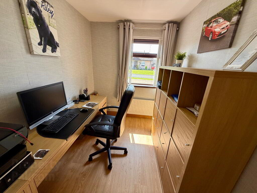 Photo 9 of 16 Elder Crescent, Waterside, L'Derry