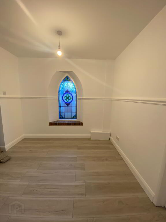 Photo 9 of 7 Heather Drive, Londonderry