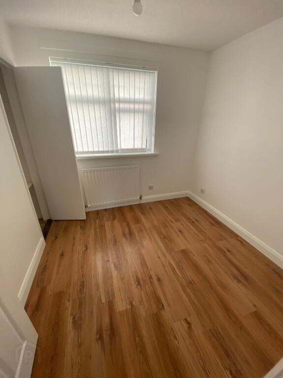 Photo 14 of 7 Heather Drive, Londonderry