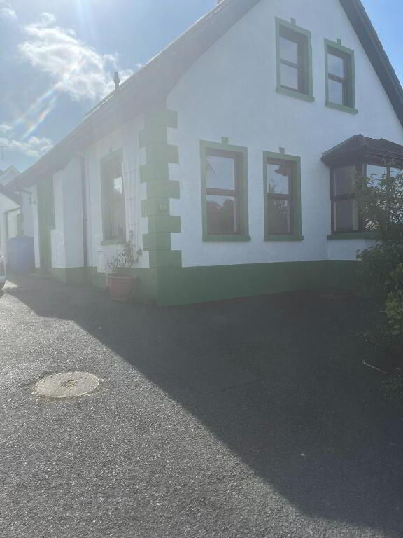 Photo 1 of 33 Dundrine Rise, Castlewellan