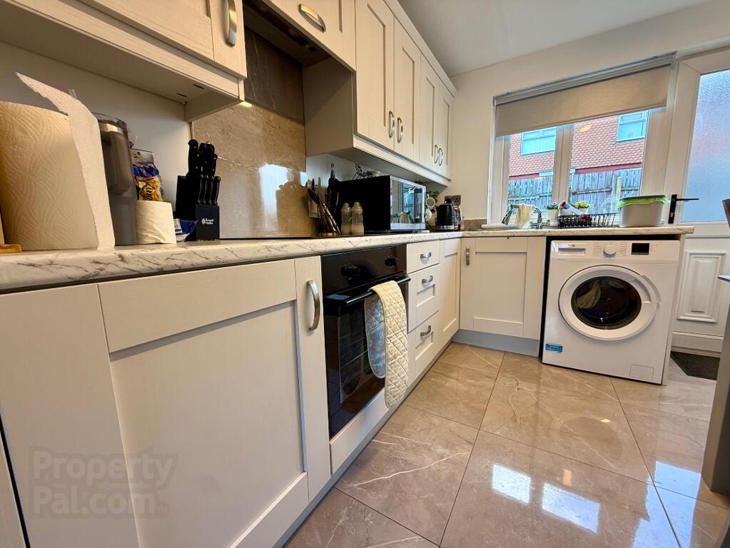 Photo 5 of 187 Lincoln Courts, Waterside, L'Derry
