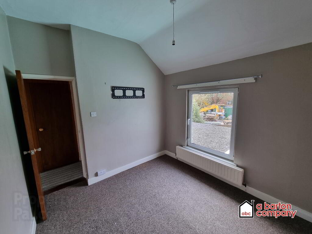 Photo 11 of 30 Ballyclare Road, Glengormley, Newtownabbey