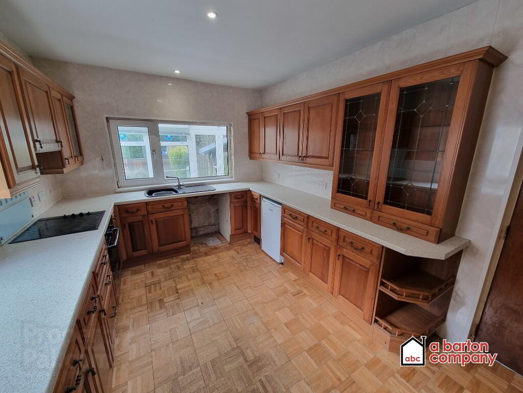 Photo 6 of 30 Ballyclare Road, Glengormley, Newtownabbey