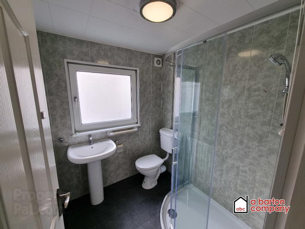Photo 7 of 30 Ballyclare Road, Glengormley, Newtownabbey
