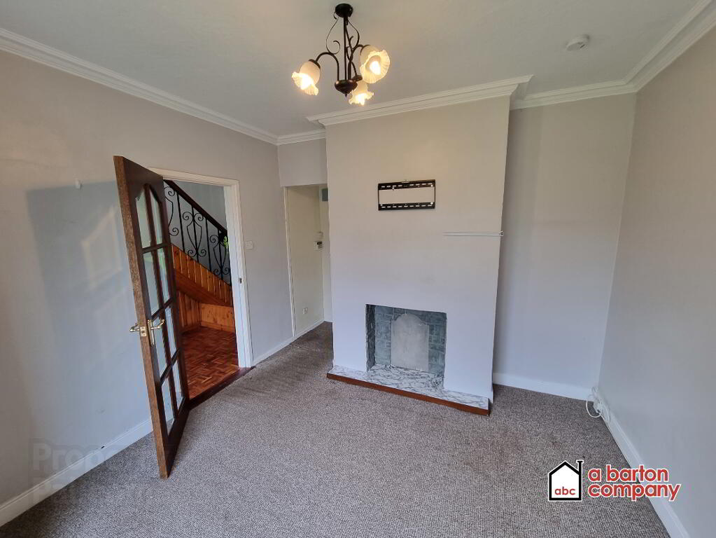 Photo 3 of 30 Ballyclare Road, Glengormley, Newtownabbey