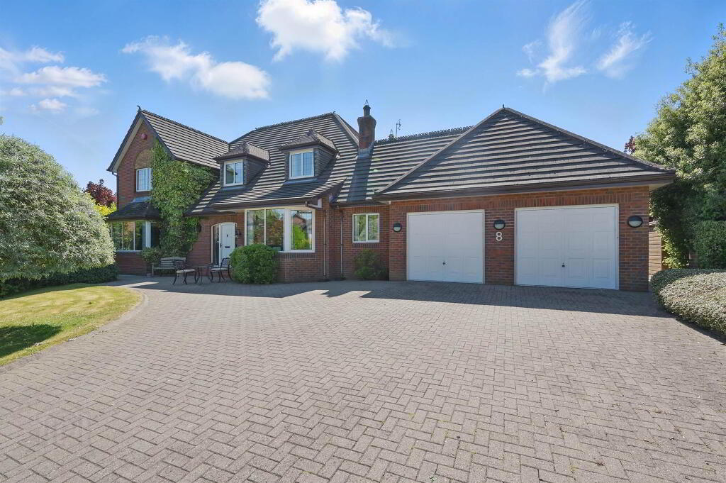 8 Carnesure Manor, Comber, Newtownards, BT23 5SJ