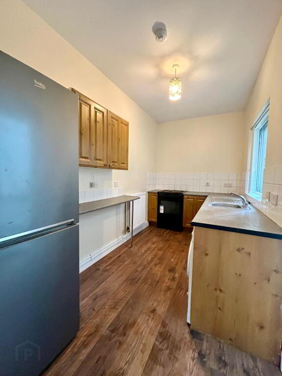 Photo 4 of 12 Creggan Road, L'Derry