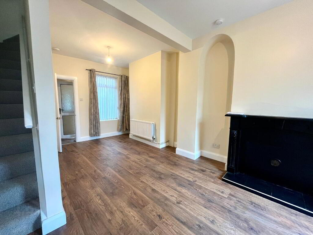 Photo 5 of 12 Creggan Road, L'Derry