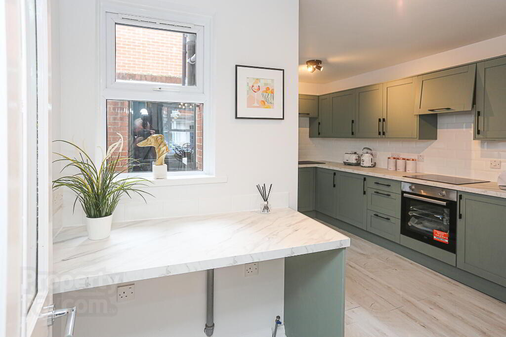 Photo 11 of 68 Omeath Street, Belfast