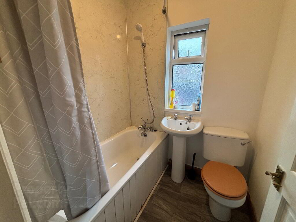 Photo 10 of 165 Parkgate Avenue, Belfast