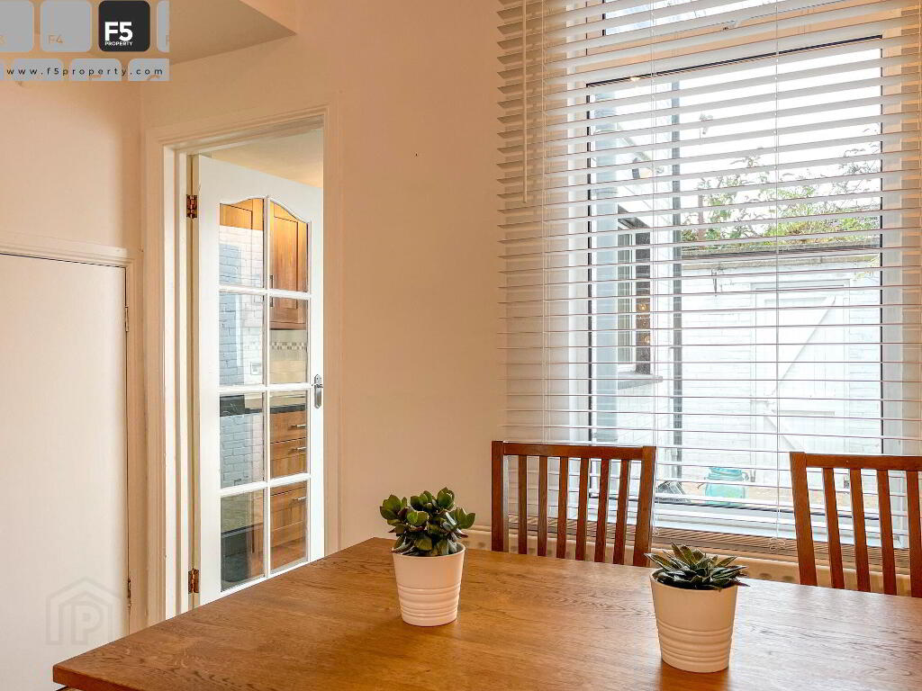 Dining area (3)