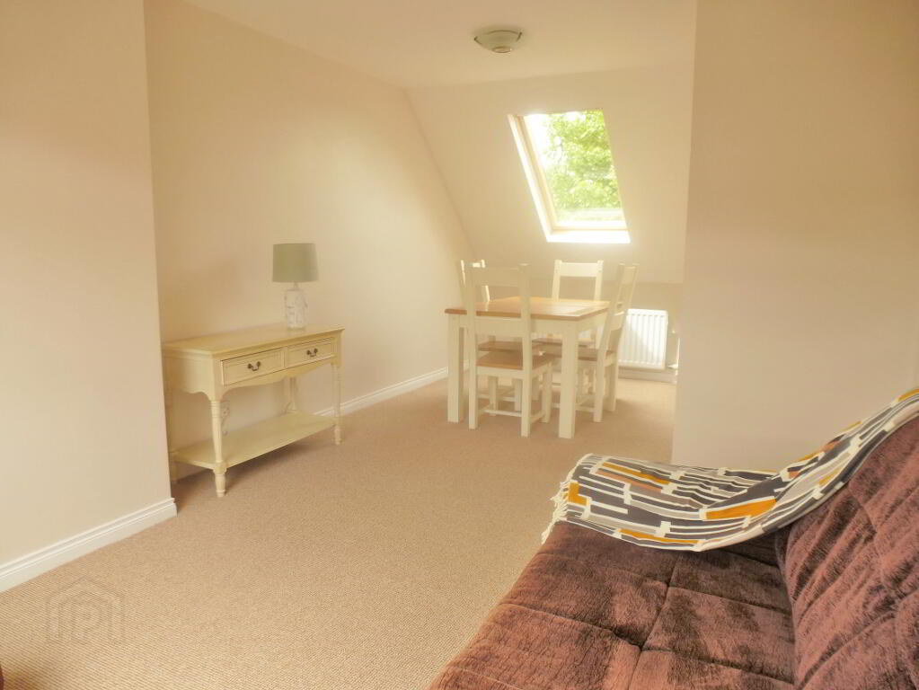 Photo 2 of 25 Cedar Grove, Holywood