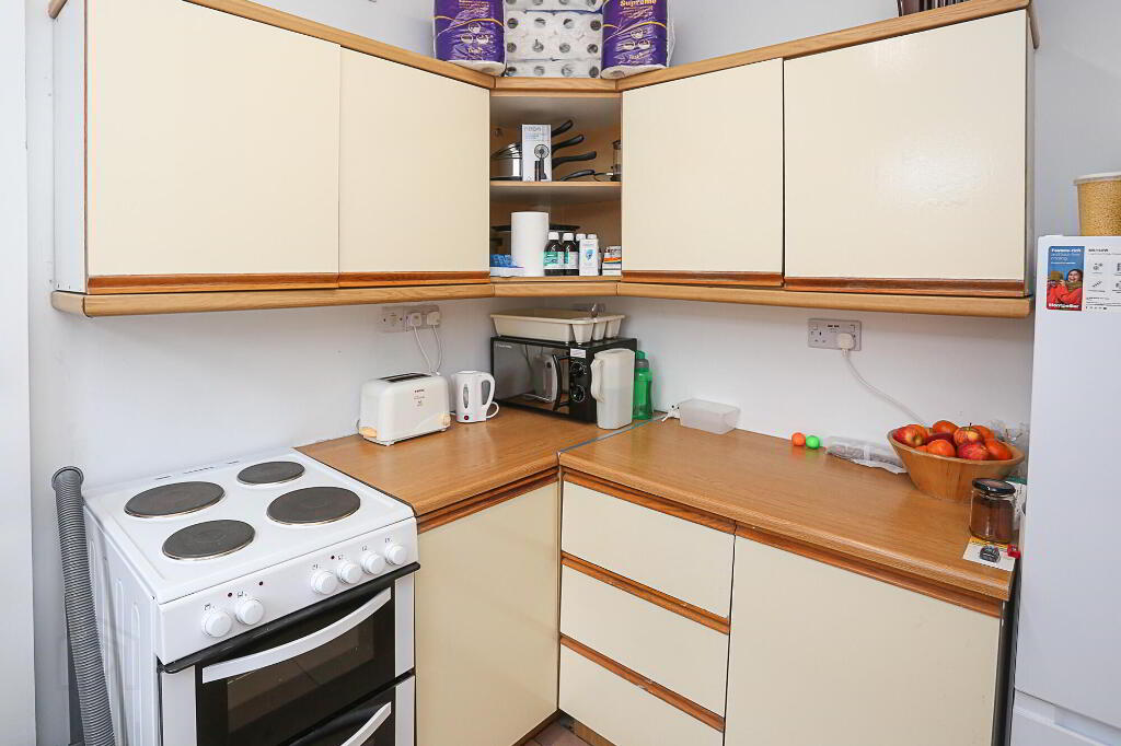 Photo 8 of 23 Dunraven Crescent, Belfast