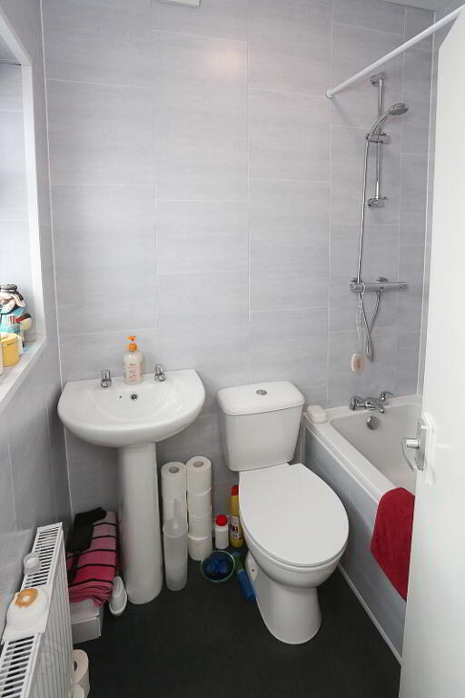 Photo 10 of 23 Dunraven Crescent, Belfast