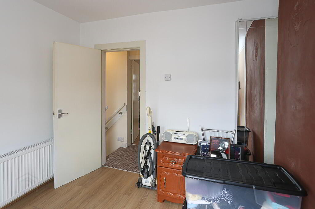 Photo 15 of 23 Dunraven Crescent, Belfast