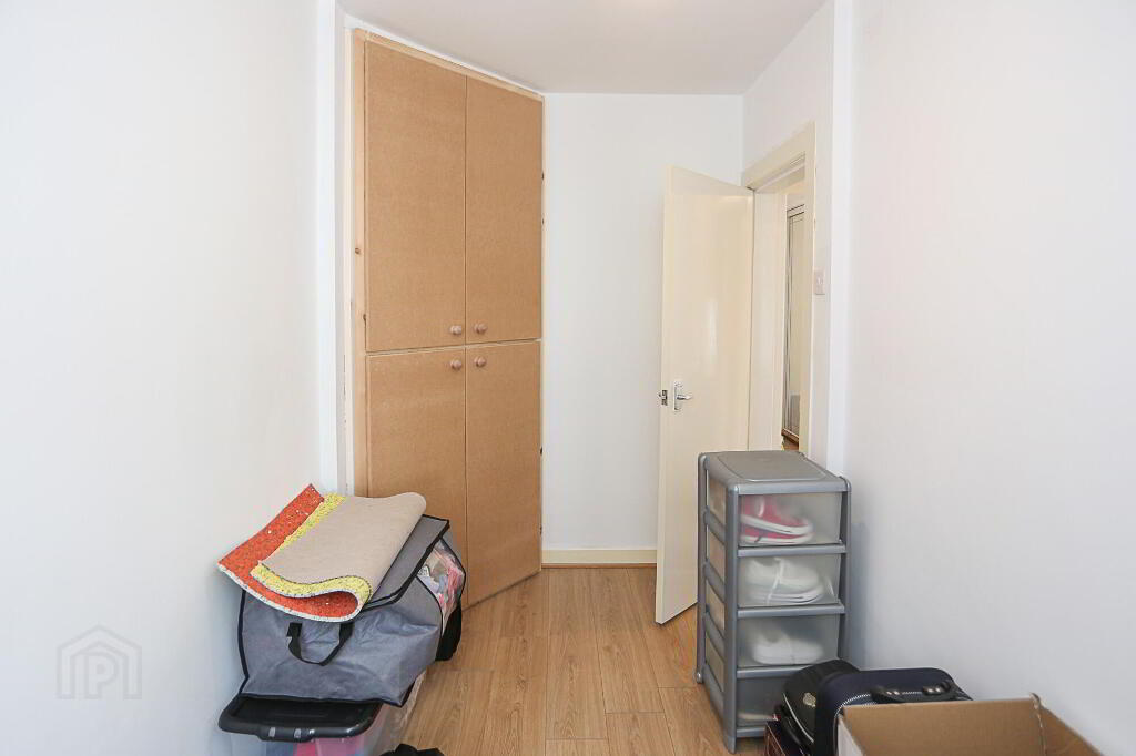 Photo 17 of 23 Dunraven Crescent, Belfast