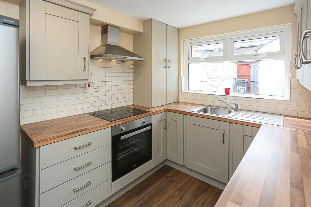 Photo 13 of 158 Tates Avenue, Belfast, Belfast