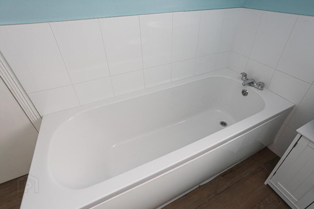Photo 17 of 158 Tates Avenue, Belfast, Belfast