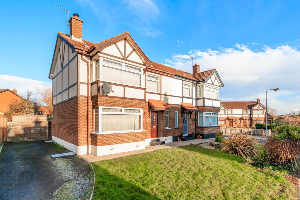 Photo 1 of 17 Woodford Grange, Bangor