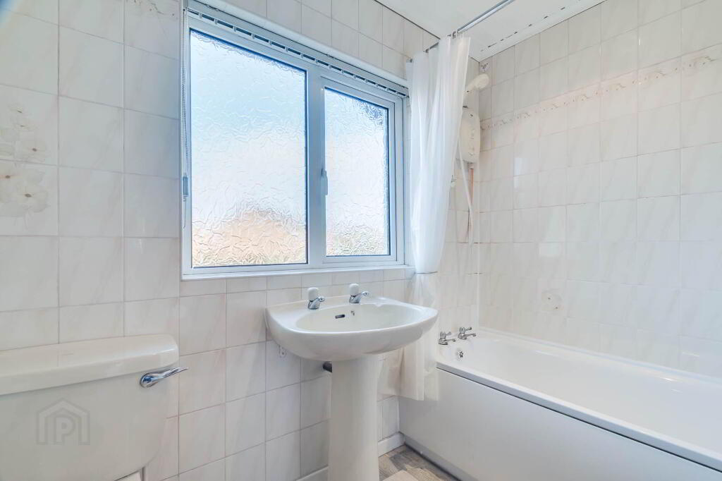 Photo 20 of 17 Woodford Grange, Bangor