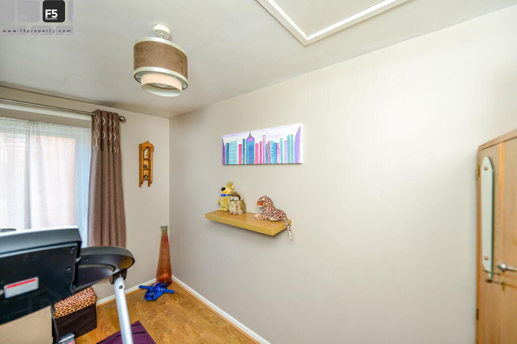 10 Renfrew Walk - F5 Property - To let--5755