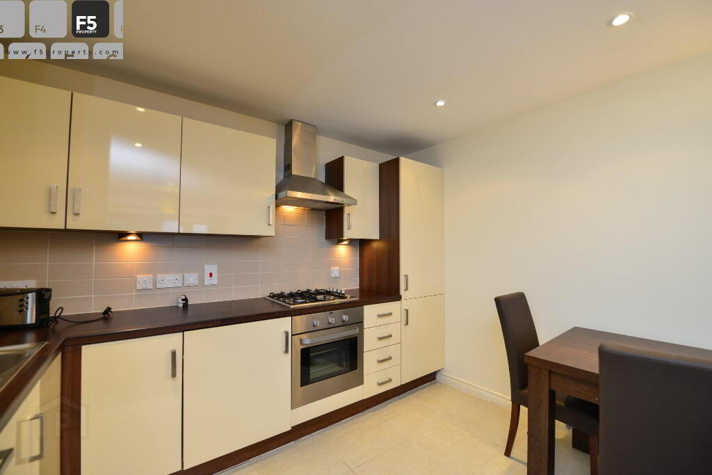 40 Luna - Kitchen F5 Property