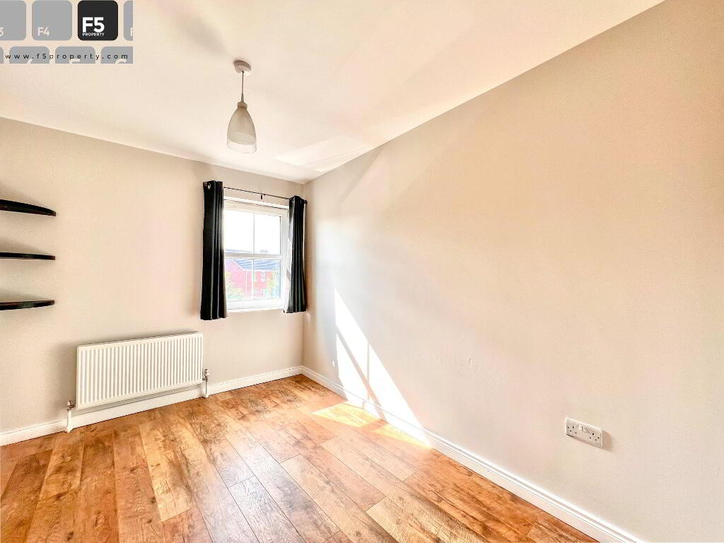 Bedroom 2 (2)