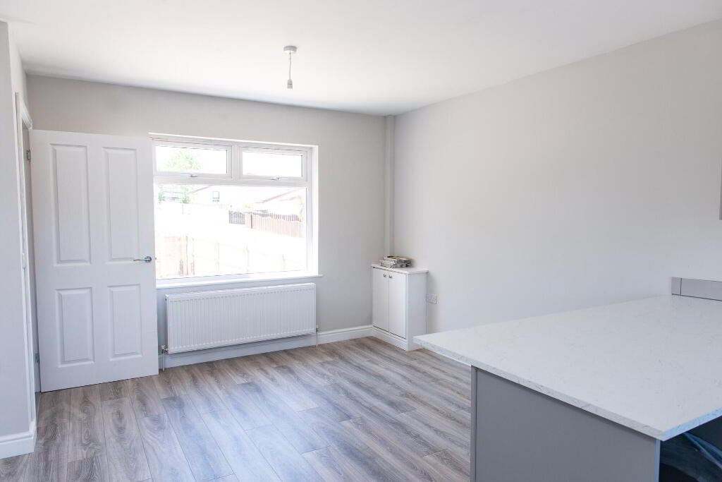 Photo 4 of 1a Leven Crescent, Belfast