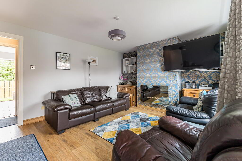 Photo 4 of 141 Glenwood Court, Lisburn