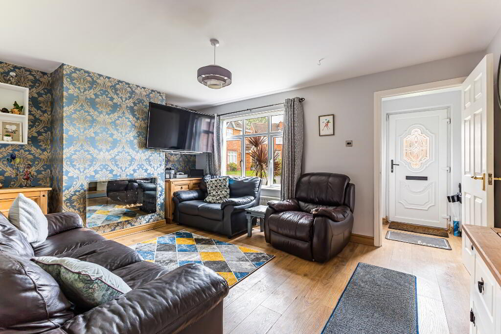 Photo 5 of 141 Glenwood Court, Lisburn