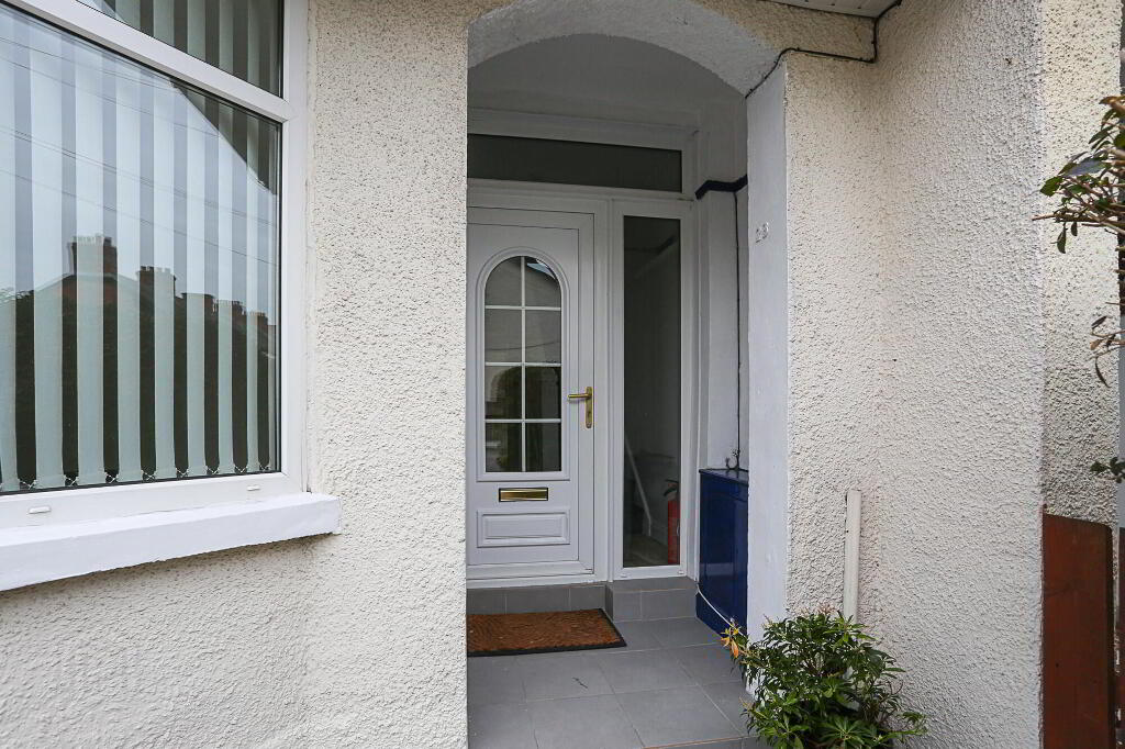 Photo 2 of 23 Willowholme Drive, Belfast