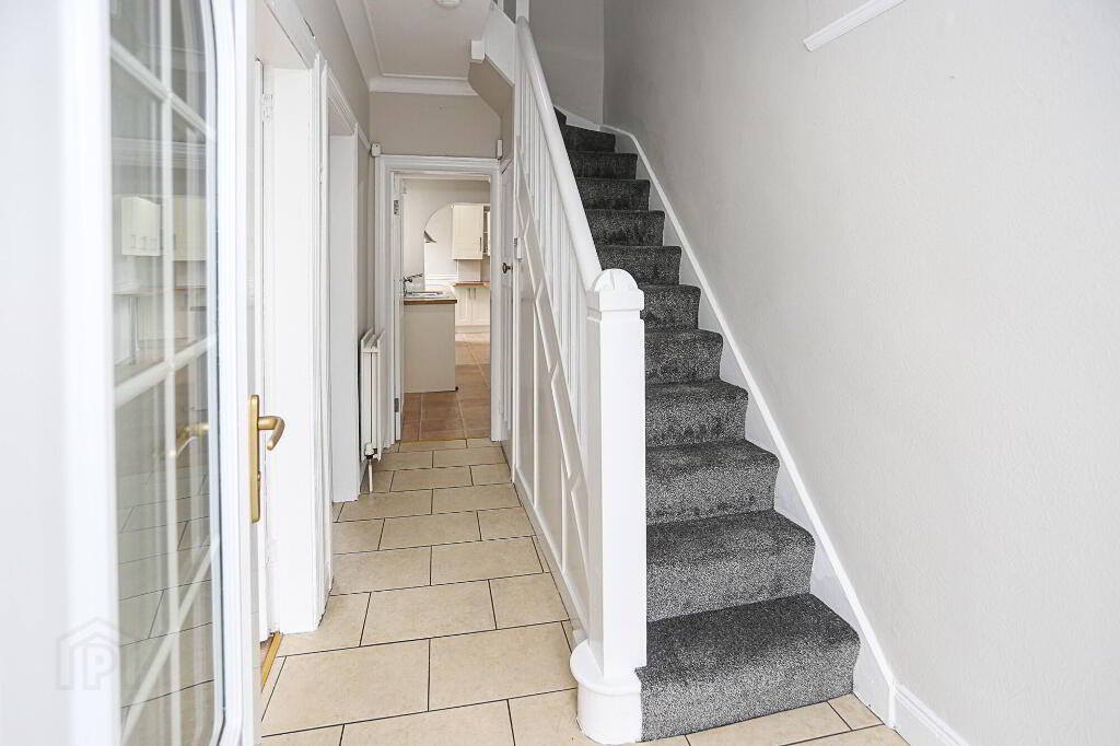 Photo 4 of 23 Willowholme Drive, Belfast