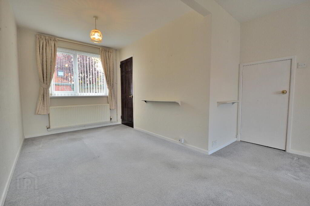 Photo 4 of 10 Manor Crescent, Bangor