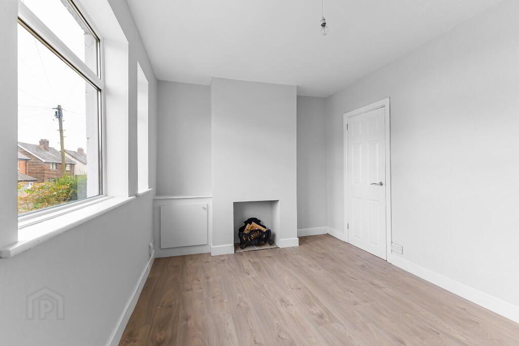 Photo 5 of 132 Joanmount Gardens, Belfast