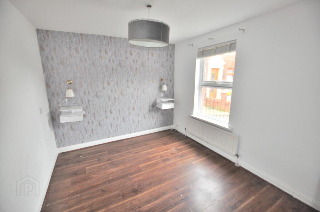 Photo 6 of 8 Comber Gardens, Belfast