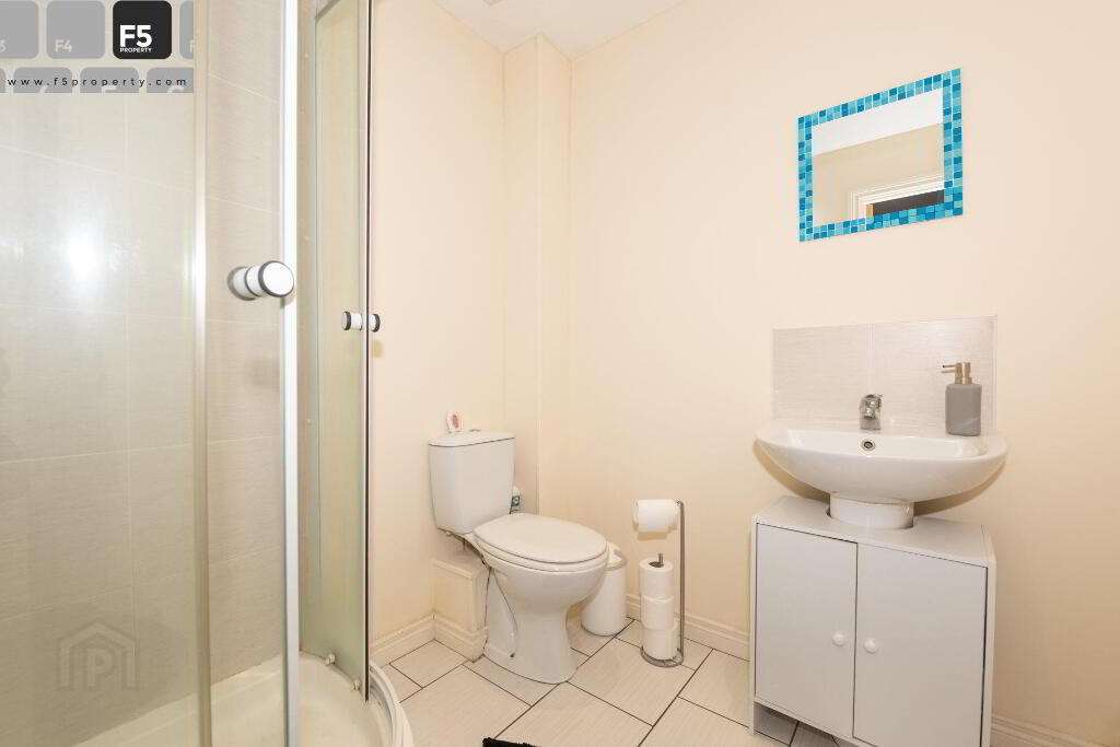 8 Sequoia Bldg - Ensuite