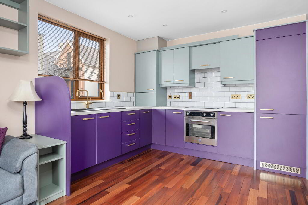 Apt 4 438 Antrim Road-kitchen