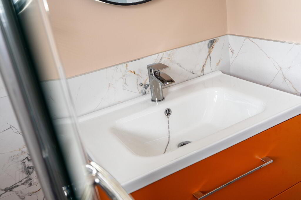 Apt 4 438 Antrim Road-sink