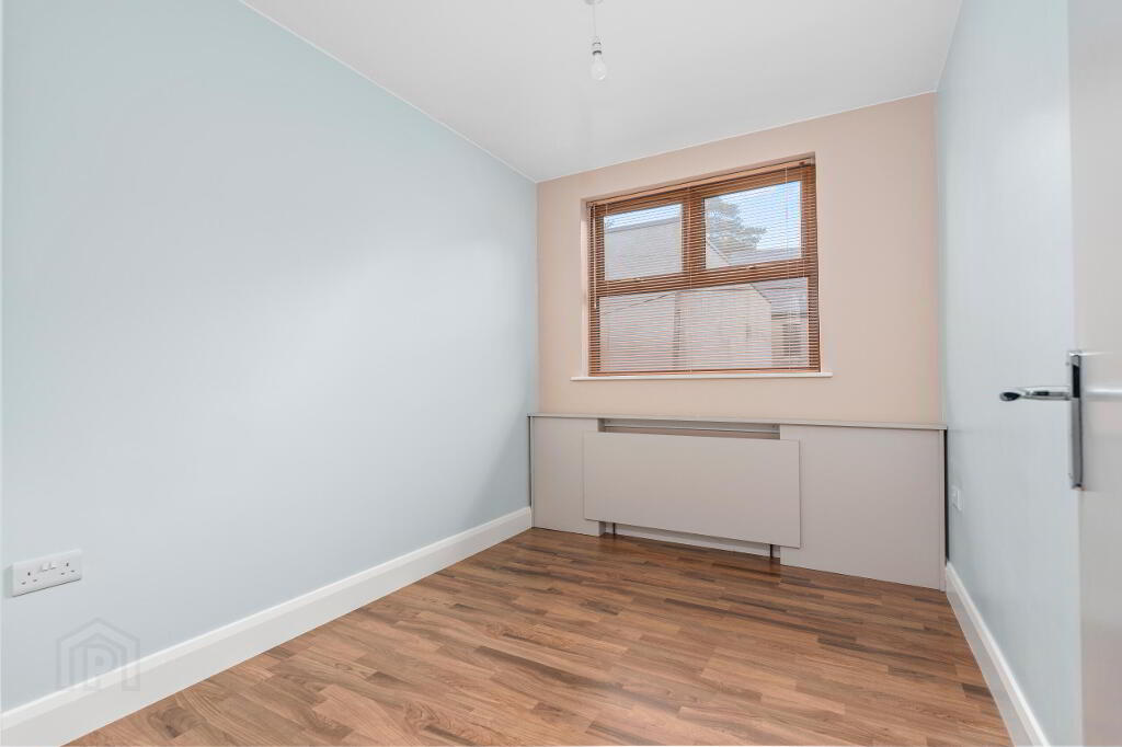 Apt 4 438 Antrim Road-bed 2 - 2