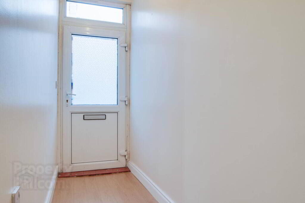 Photo 3 of 60 Rockview Street, Belfast